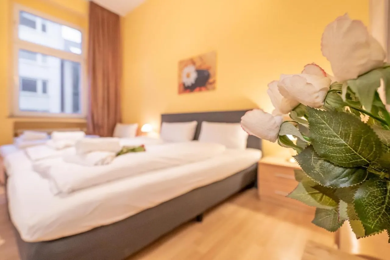 ***  Hotel Bejuna By Vivere Stays Дюссельдорф Германия